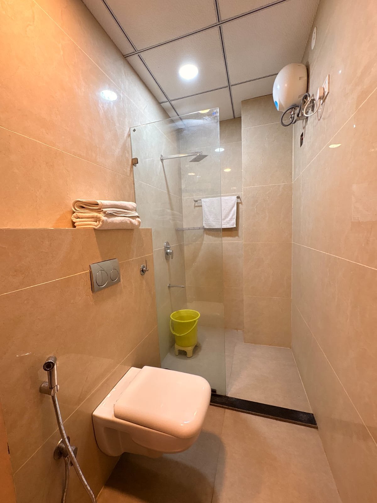 Modern ensuite bathroom